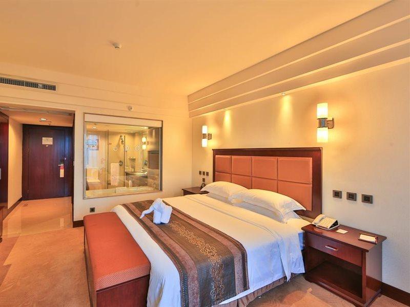 Отель Ramada Chengdu North Экстерьер фото