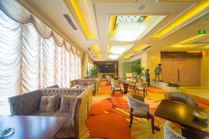 Отель Ramada Chengdu North Экстерьер фото